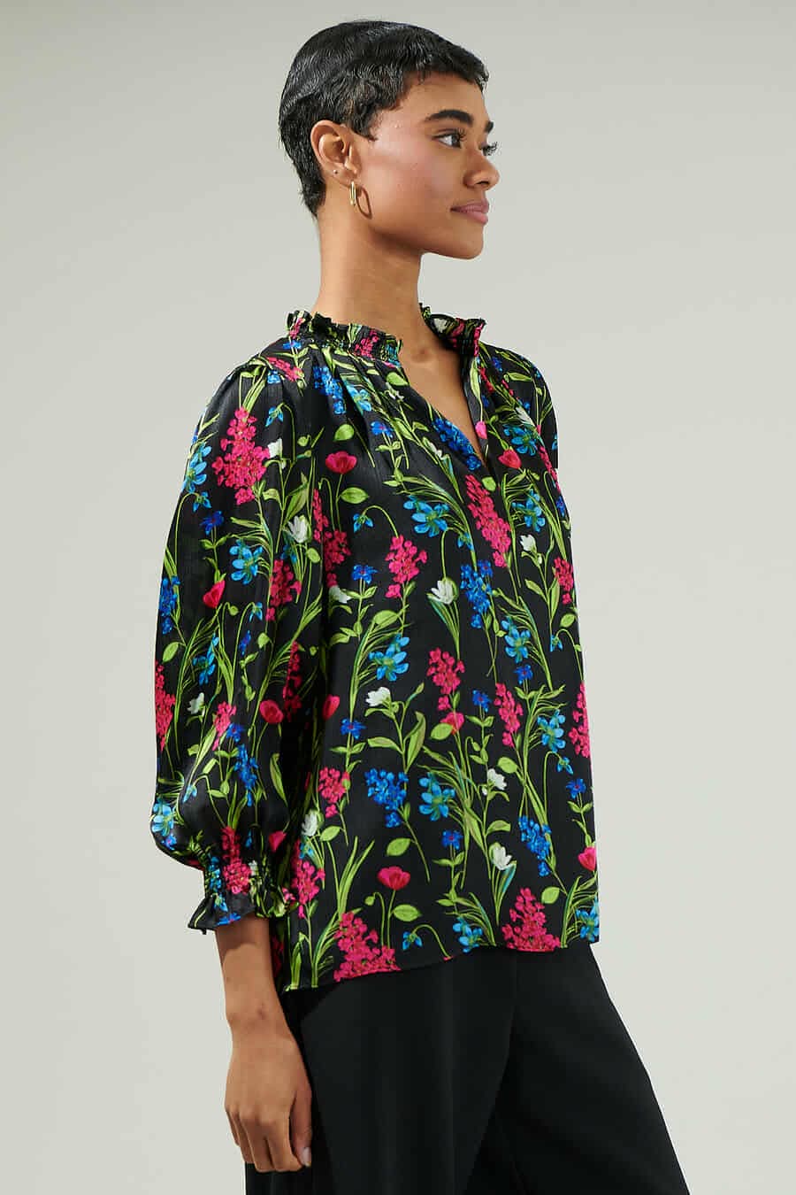 040925 Spring Black Florals V Neck Ruffle Sleeve Blouse