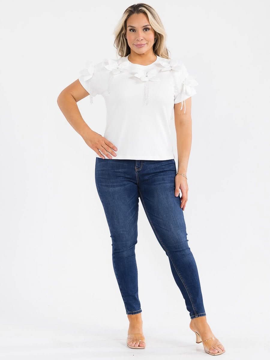 021226 White Flowers Stone Detail Top