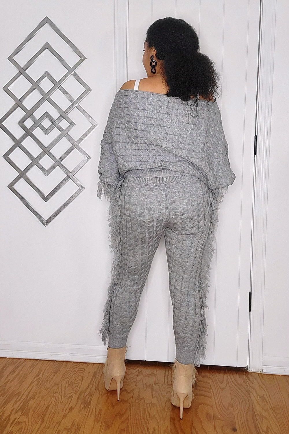 091924 The Free Size Gray Fringe Sweater Set S/M