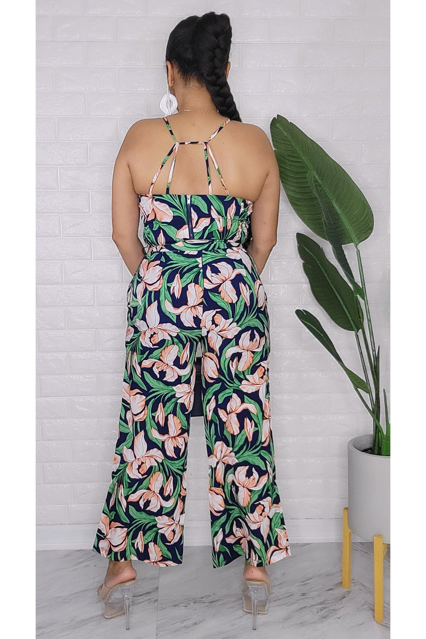 071023 The Exotic Crop Top & Capris Set