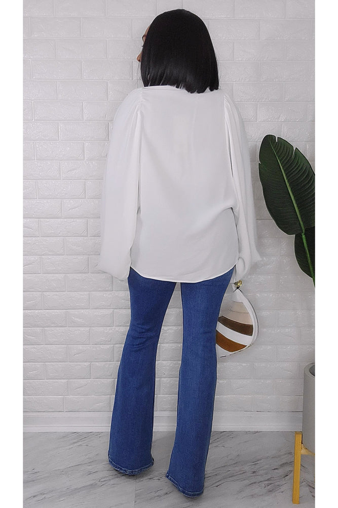081823 The White Classic Buttons Down Lantern Sleeve Top