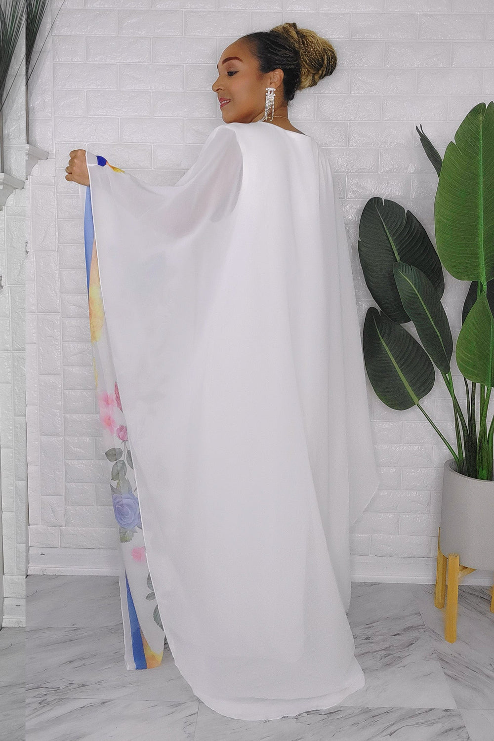 082623  The White Florals Rhinstone One Size Fit All Caftan