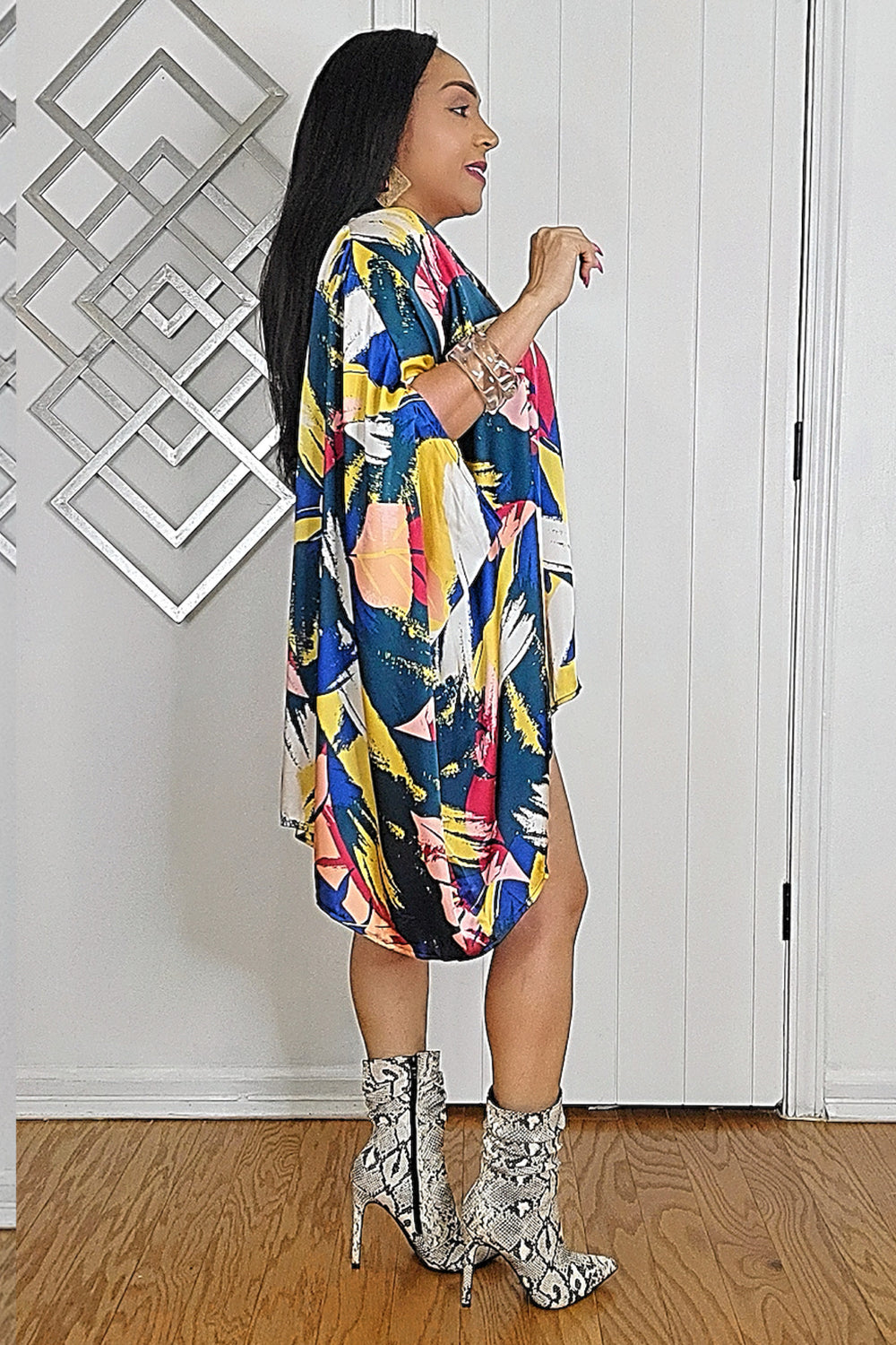 032925 Our Colorful Satin Woven High & Low Top