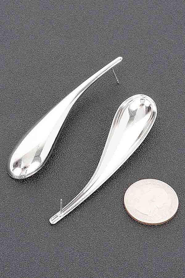 040725 Metallic Teardrop Stud Earrings