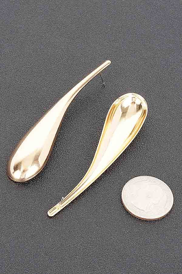 040725 Metallic Teardrop Stud Earrings