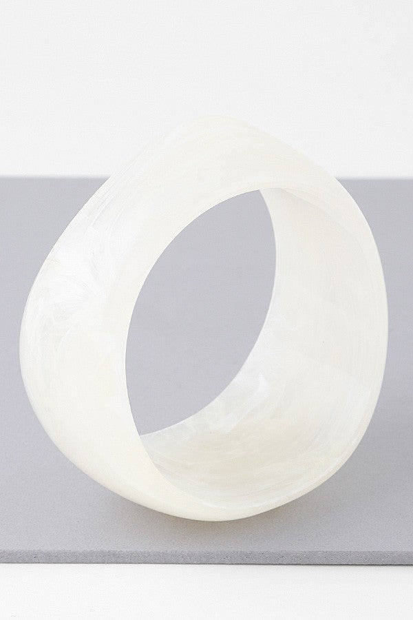 040525 The White Marble Wave Cuff Bracelet