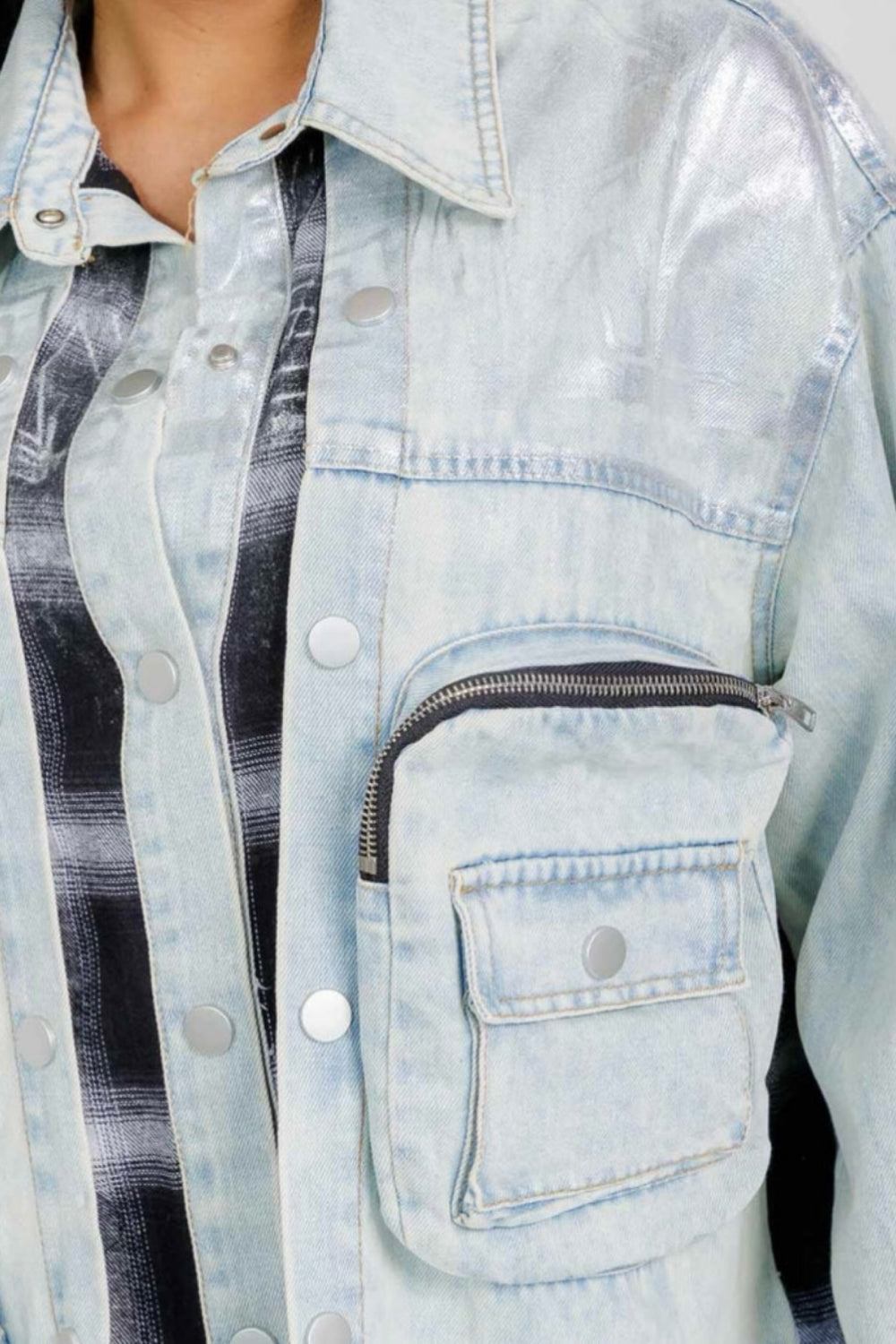 040925 Plaid Contrast Light Denim Shimmer Jacket with Pockets