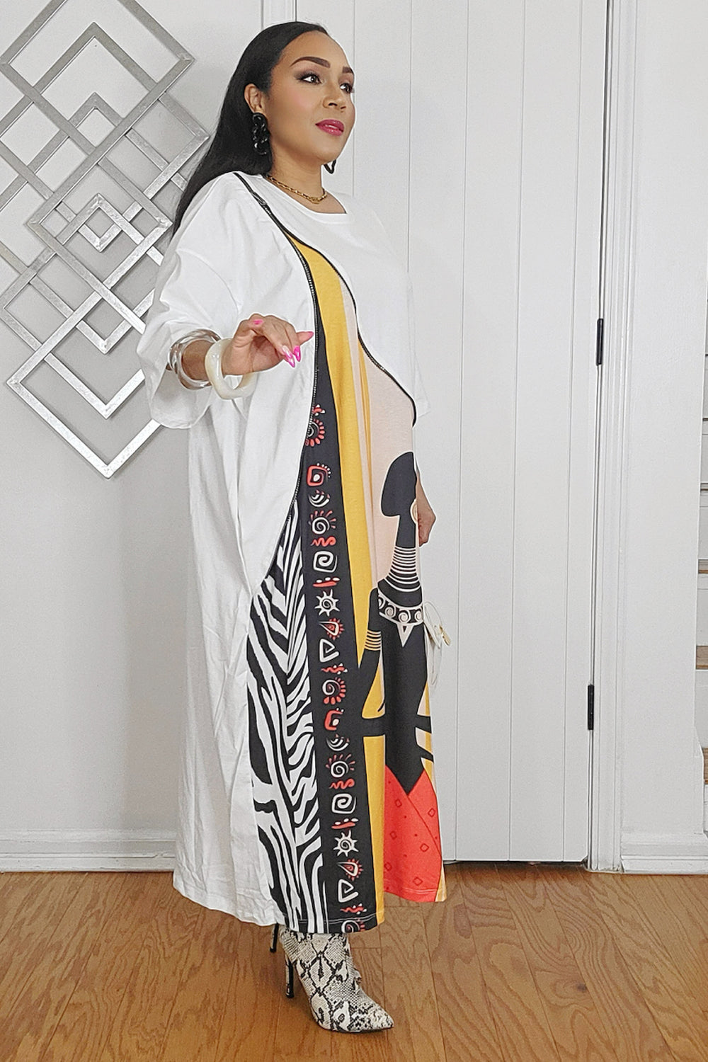 042525 The Curvy Lady Design Jersey Short Sleeve Dress- White