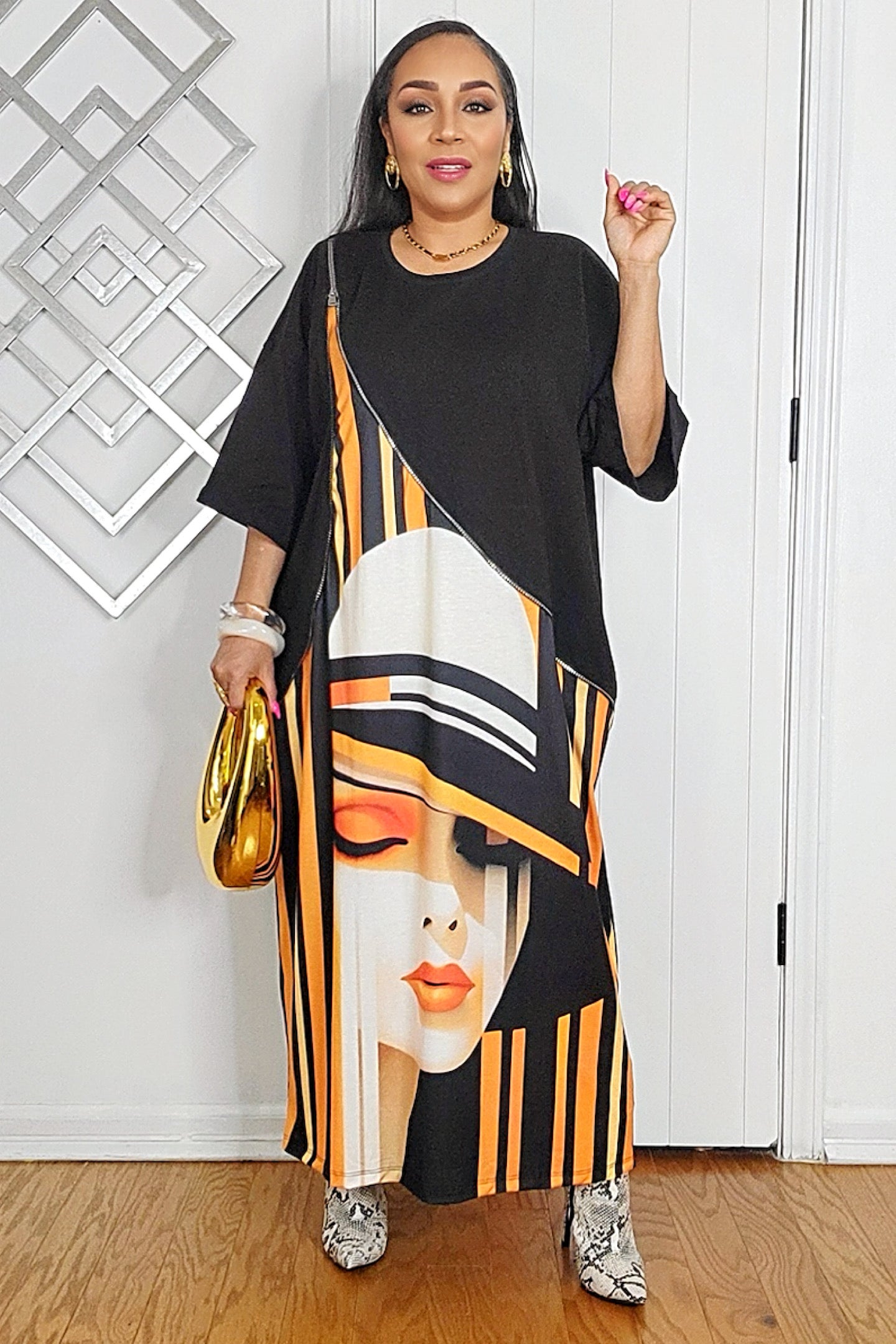 042525 Lady with The Fedora Design Jersey Short Sleeve Dress- Black