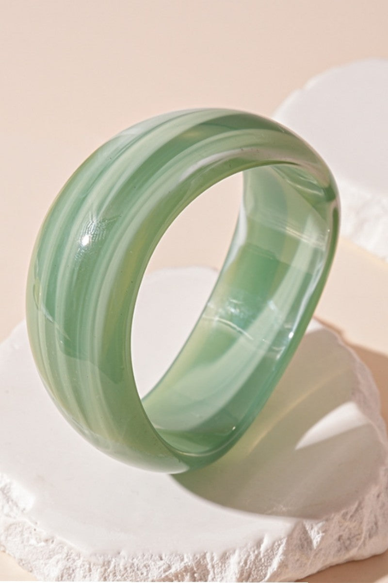 052725 Geometric Acrylic Ombre Textured Wide Bangle
