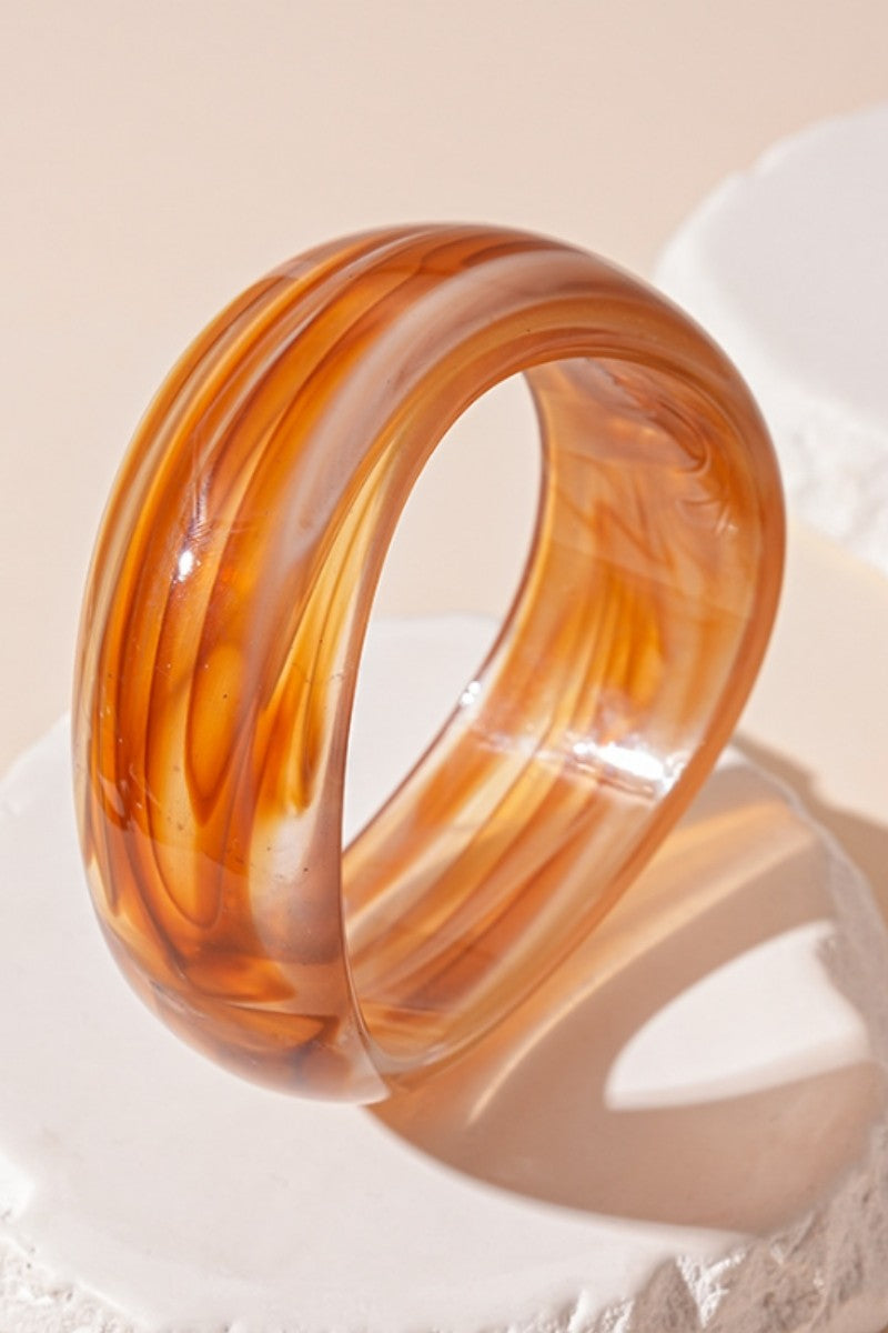 052725 Geometric Acrylic Ombre Textured Wide Bangle