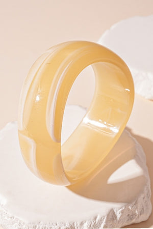 052725 Geometric Acrylic Ombre Textured Wide Bangle