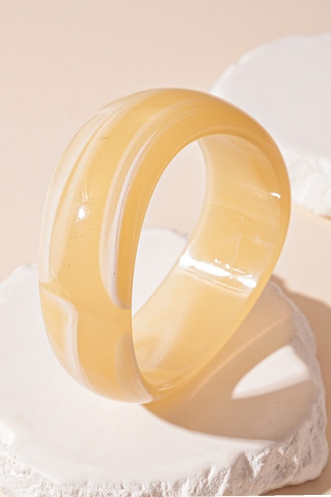 052725 Geometric Acrylic Ombre Textured Wide Bangle