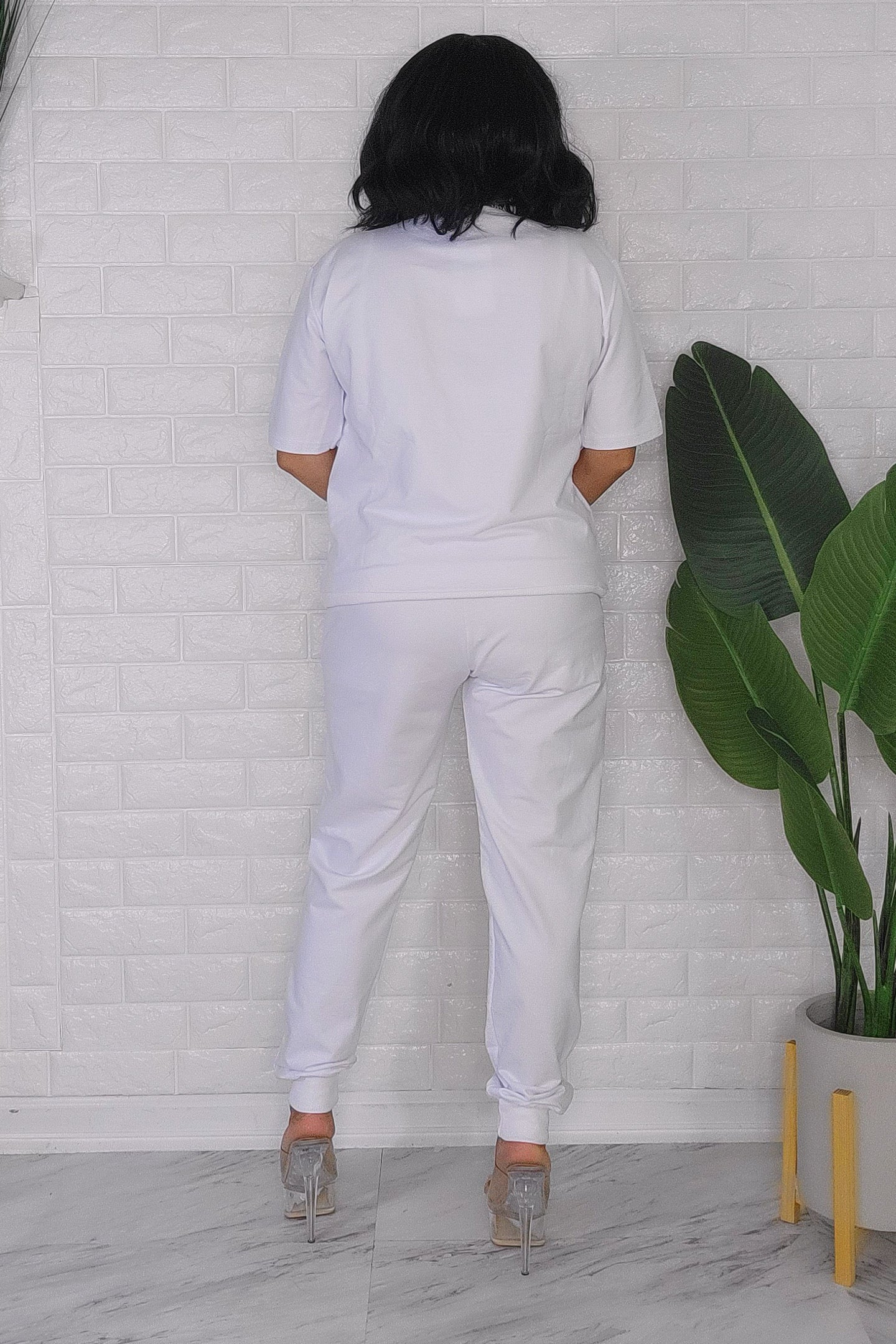 020824 The White Pant and Top Set with Rhinestones