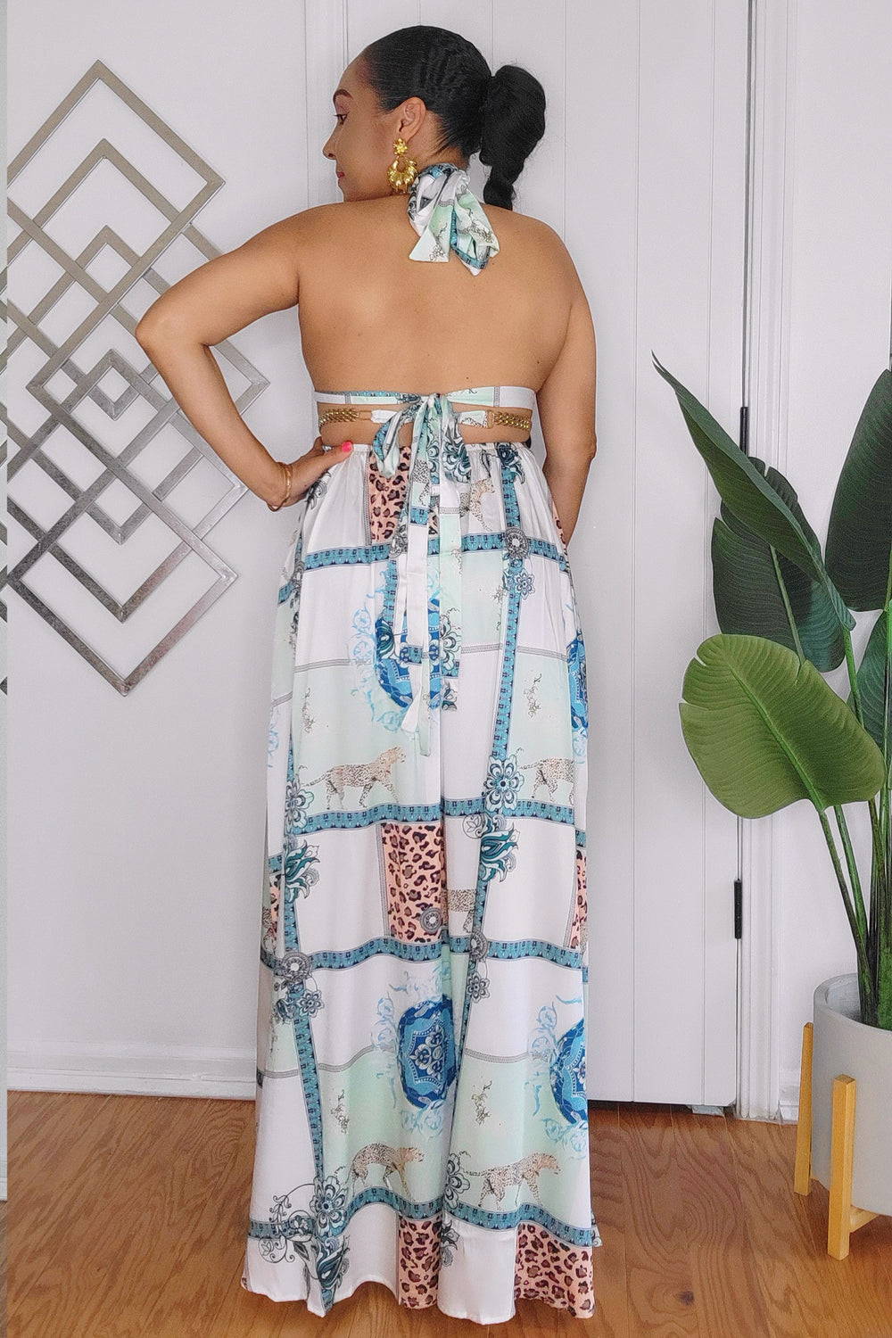 061924 The Mint Hot Summer Backless Maxi Dress with Front Slip – UNIK