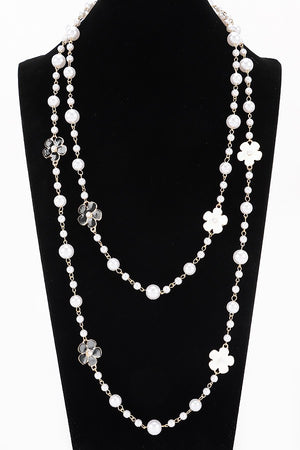 100125 White & Black Reversible Flowers Cream Faux Pearls Necklace