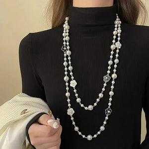 100125 White & Black Reversible Flowers Cream Faux Pearls Necklace