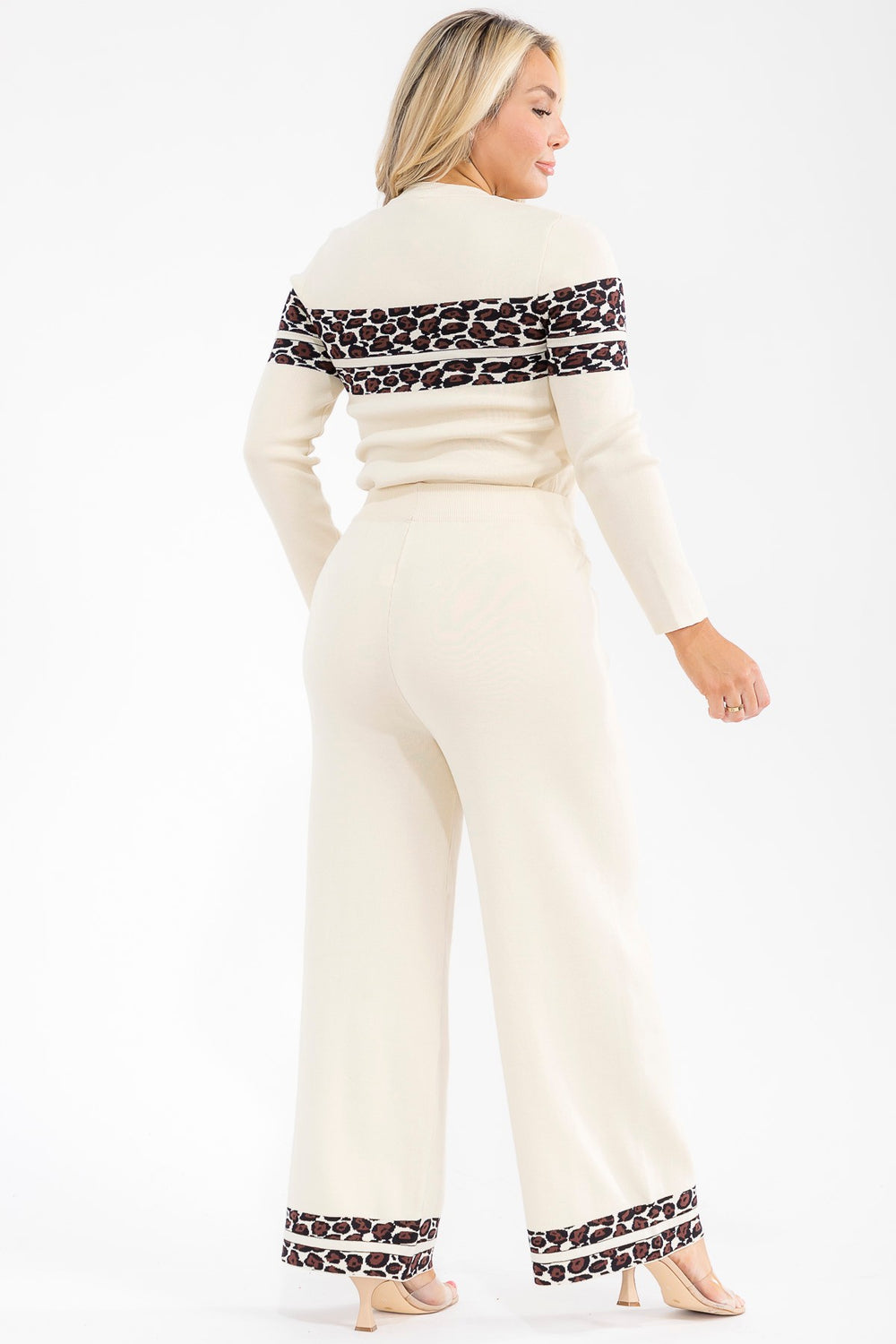 111925 Beige Leopard Whisper Lounge Set