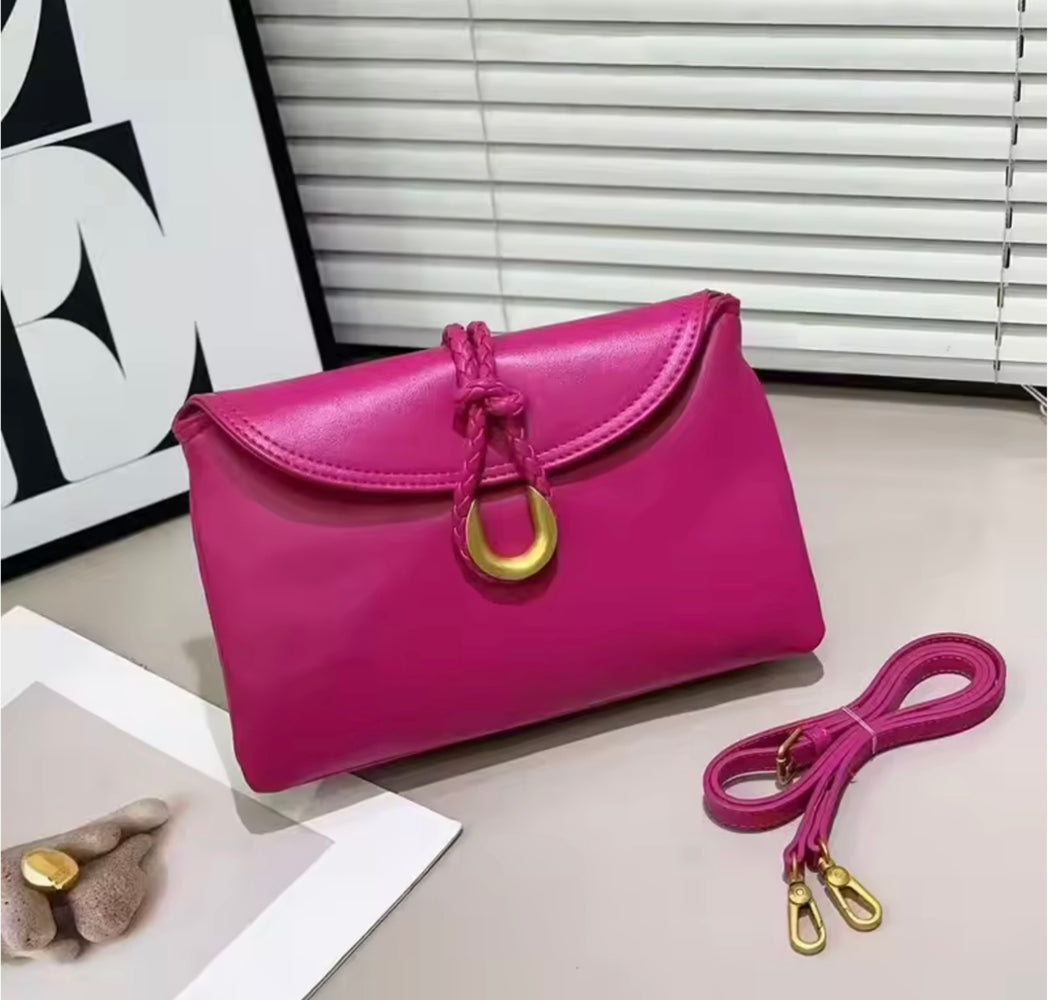 111925 The Luxe Knot Clutch/Crossbody