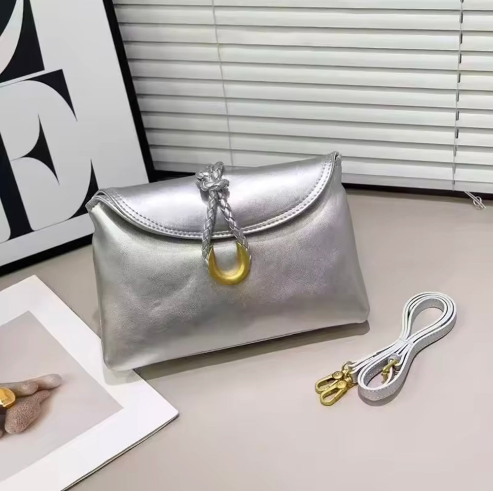 111925 The Luxe Knot Clutch/Crossbody