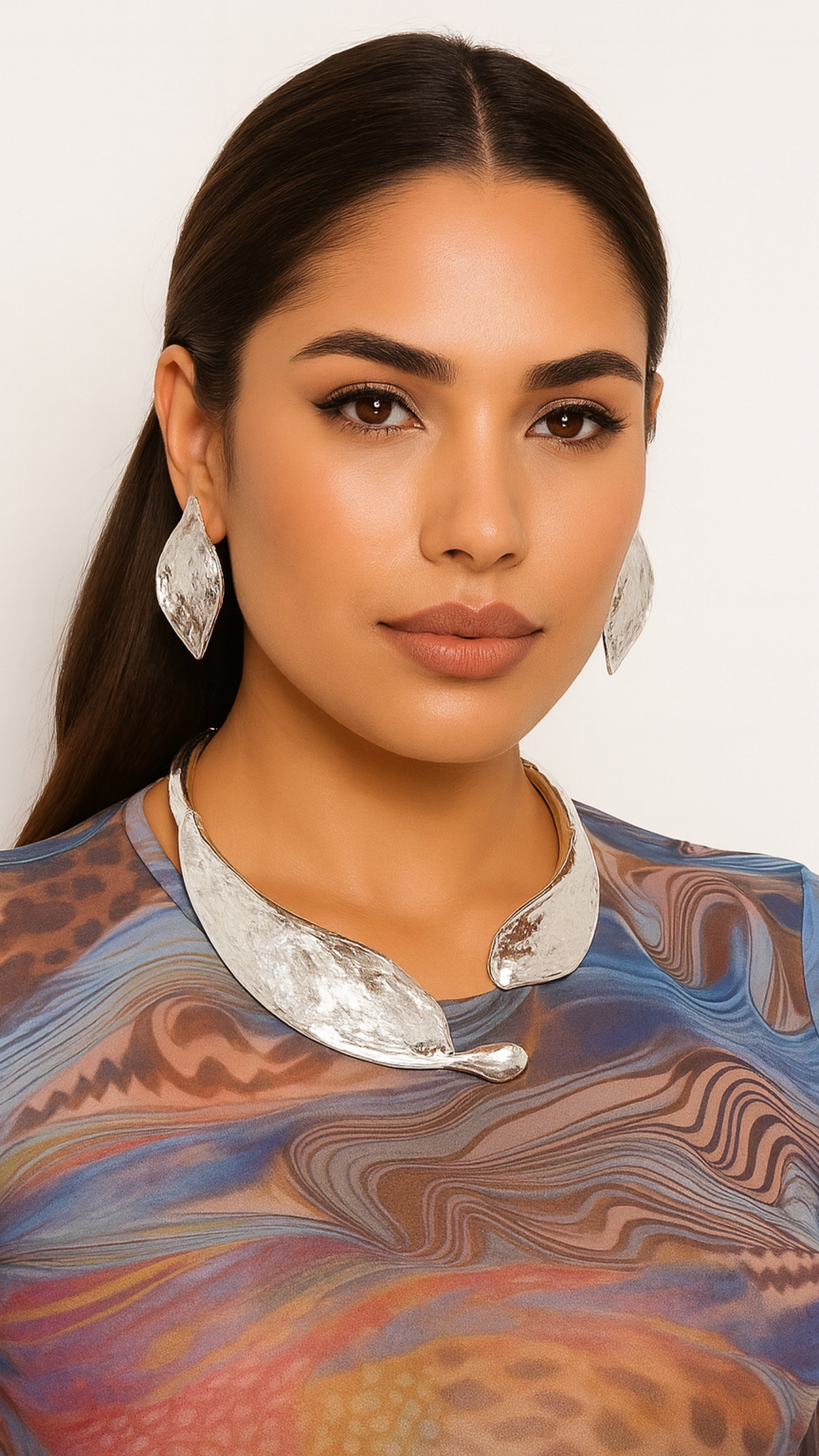 112425 Silver Sculpted Leaf Necklace & Earring Set