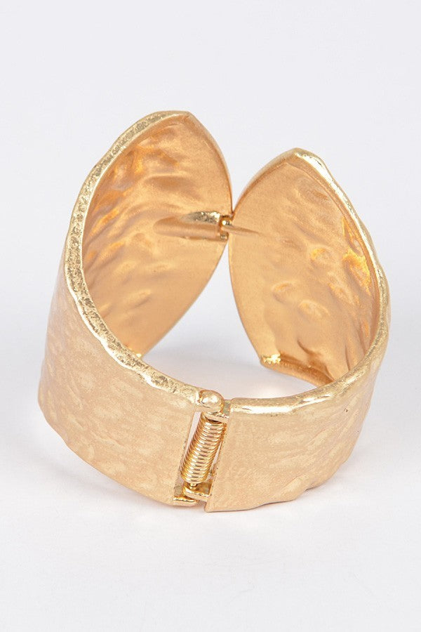 081424 Gold Cast Metal Spring Hinge Cuff