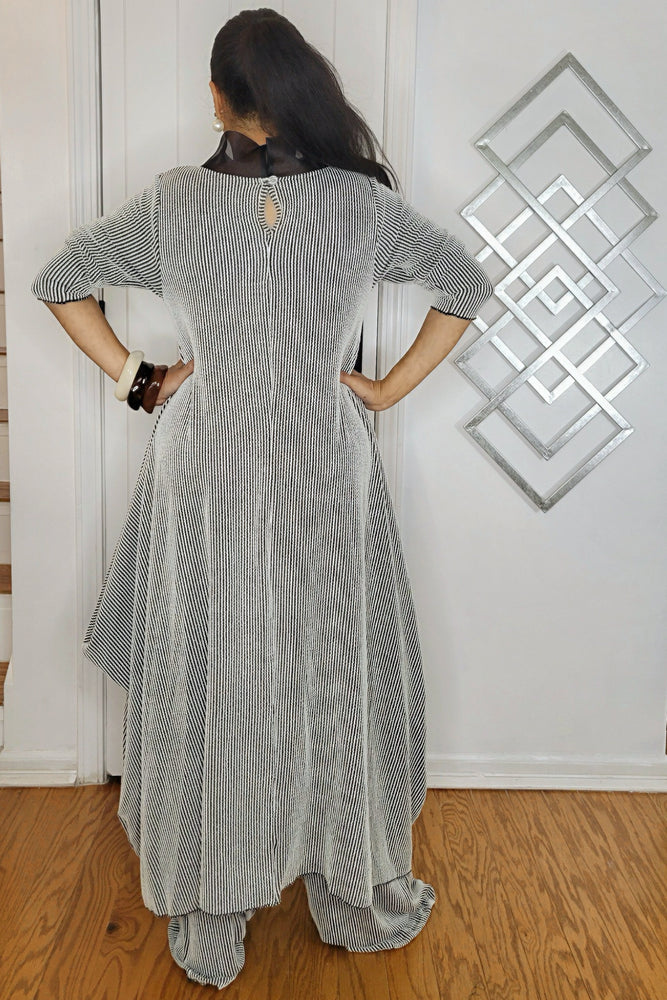 090624 The Gray Deluxe Comfortable Top & Pant Set with Black Collar