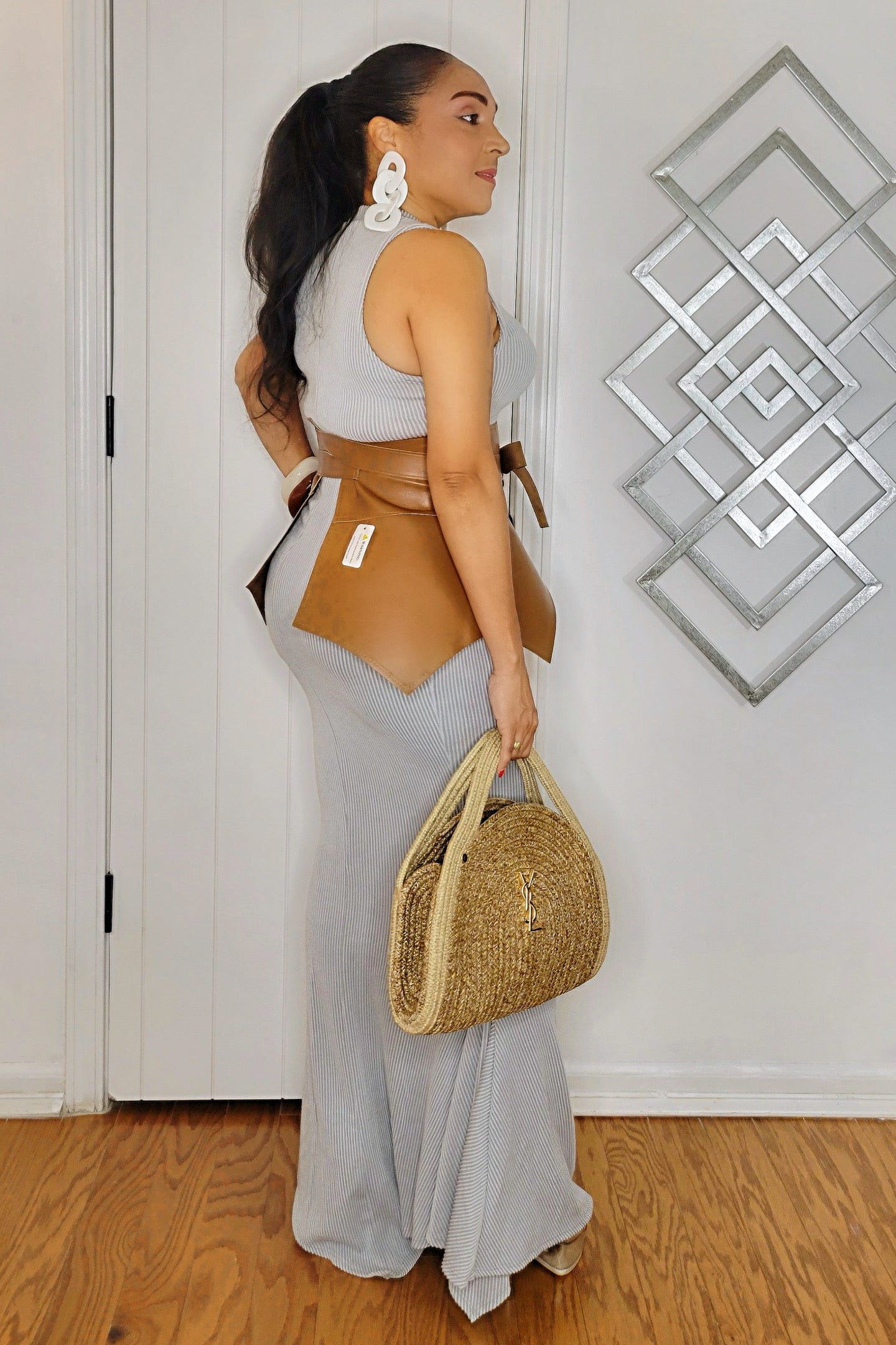 082224 The Gray Sleeveless mermaid maxi dress