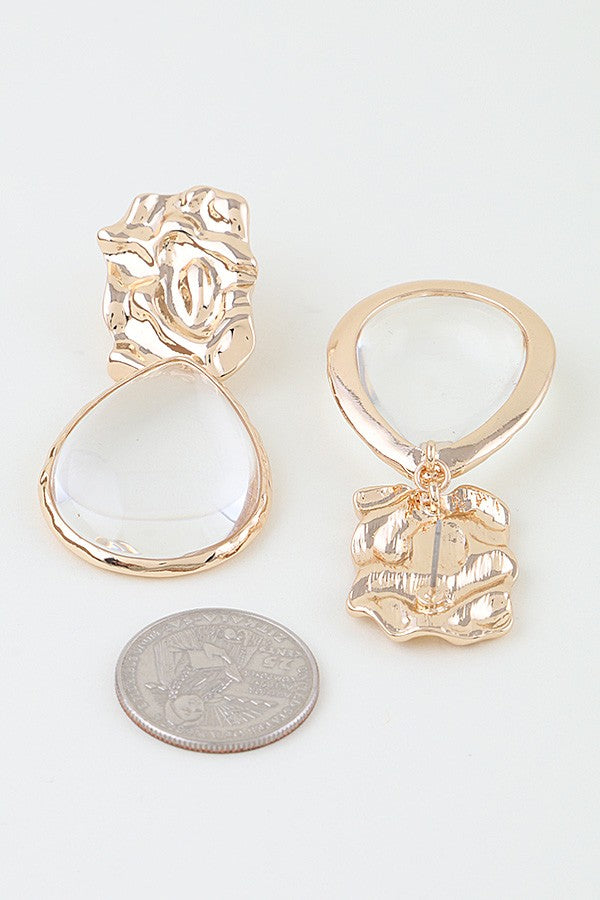060826 Gold Clear Hammered Plate Stone Teardrop Earrings