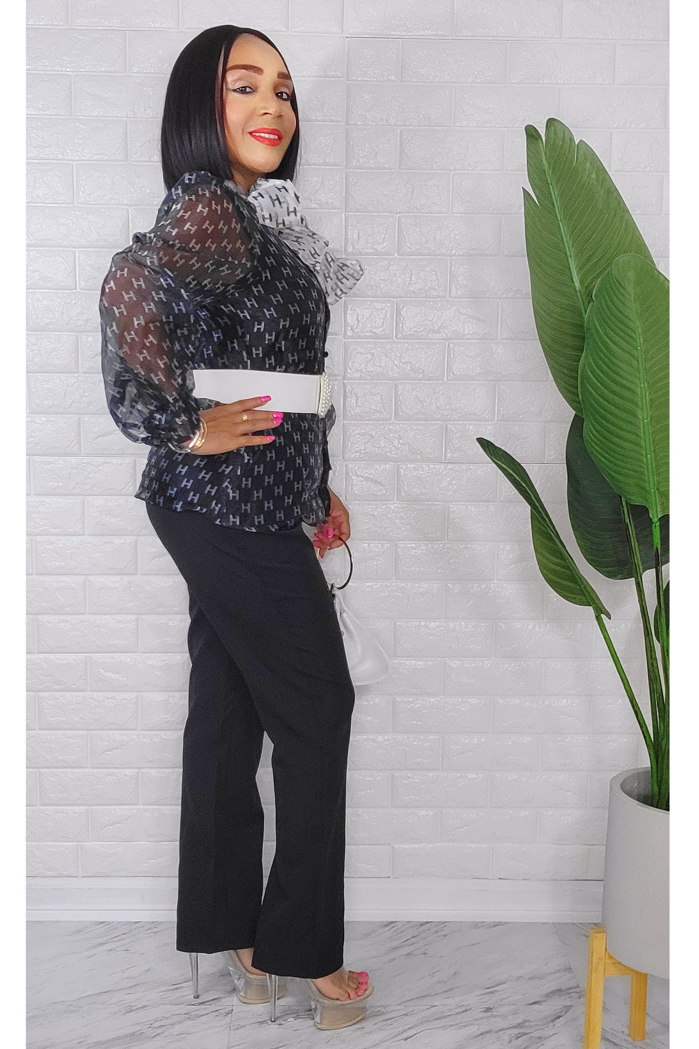 050823 The Pant with H Letter Pant Buttons Down Top Set