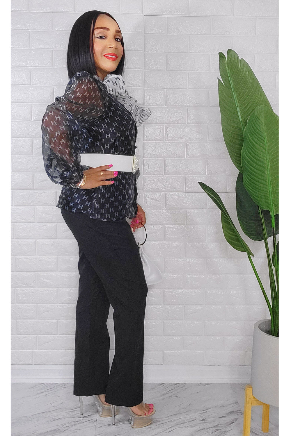 050823 The Pant with H Letter Pant Buttons Down Top Set