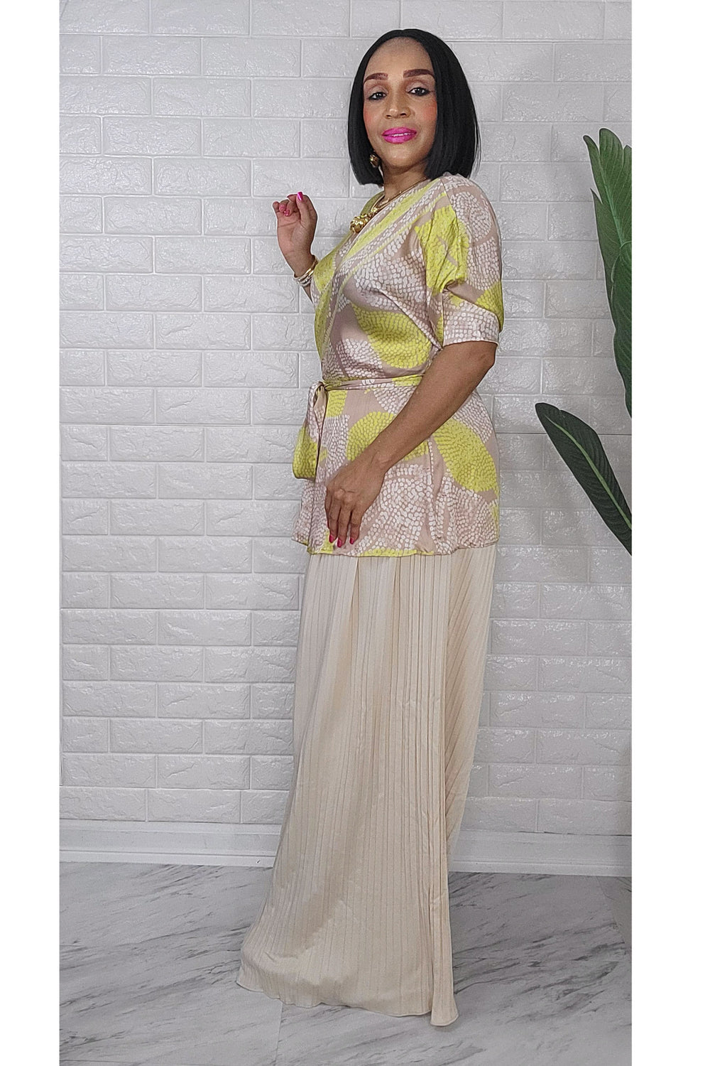 080823 The Beige/Green Printed Elastic Waist Top