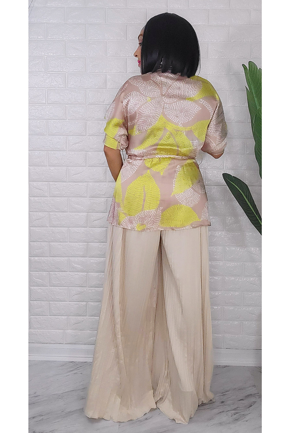 080823 The Beige/Green Printed Elastic Waist Top