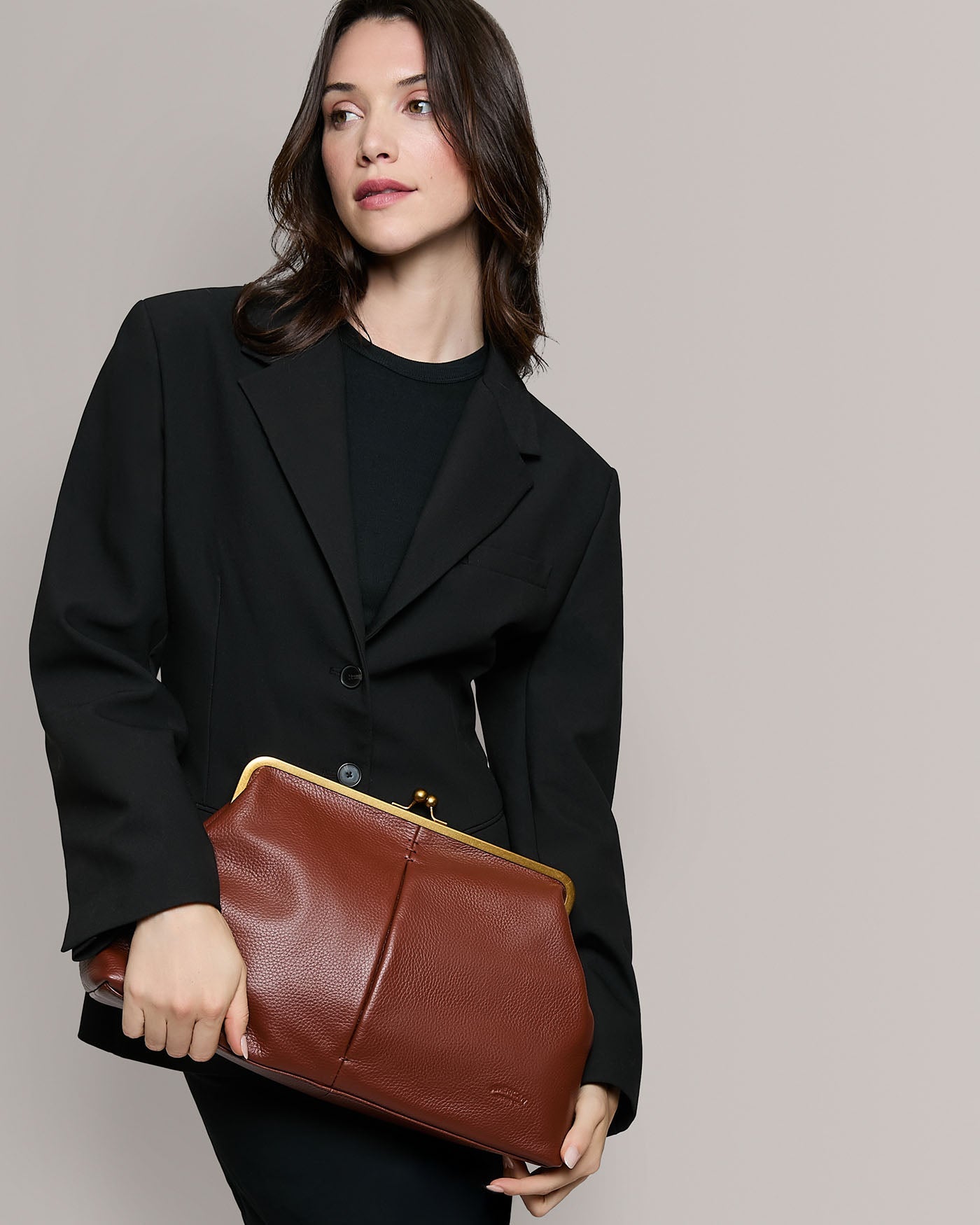 Grace Raffia Oversized Kiss Lock Clutch - Brandy