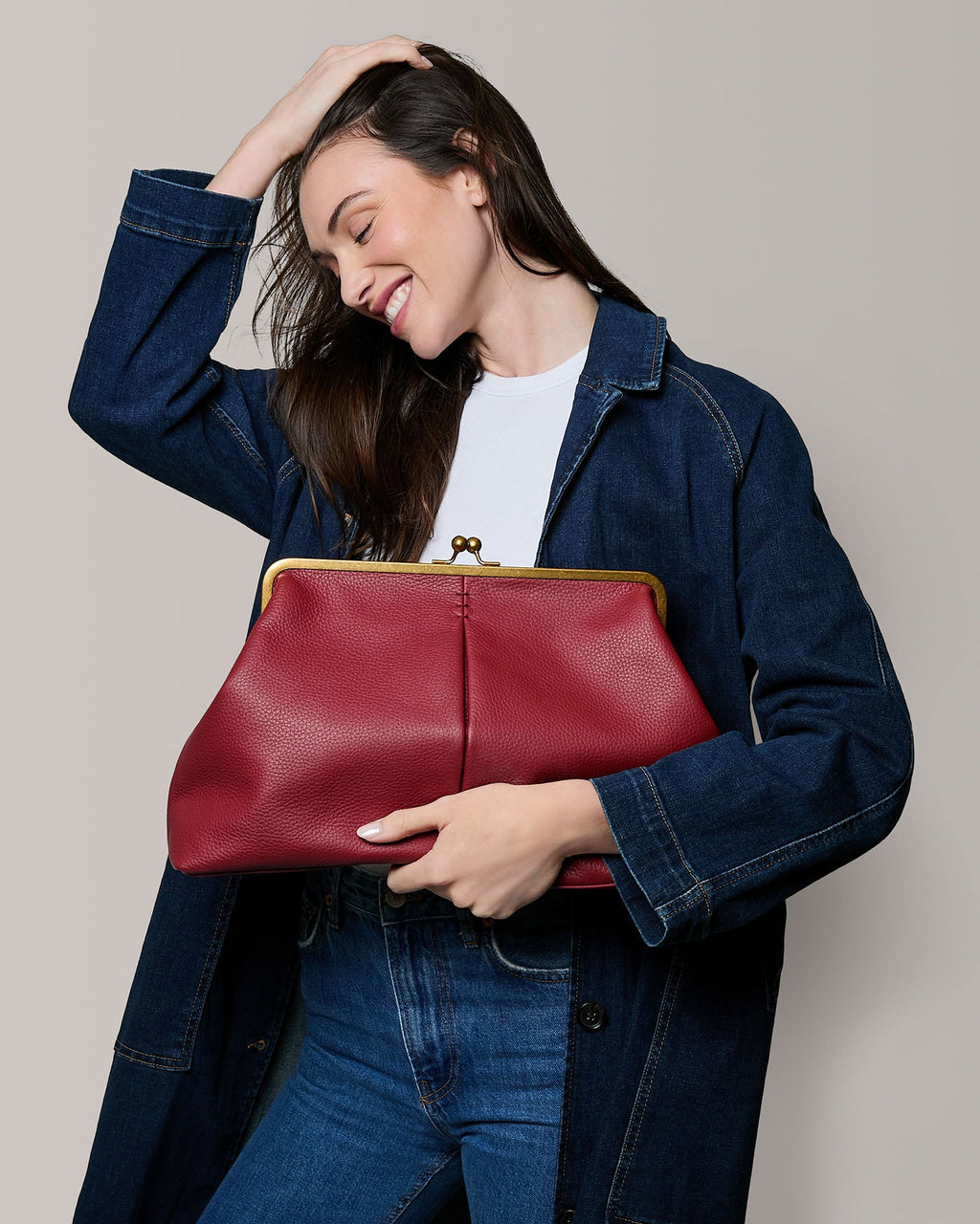 Grace Raffia Oversized Kiss Lock Clutch - Amanrath Red