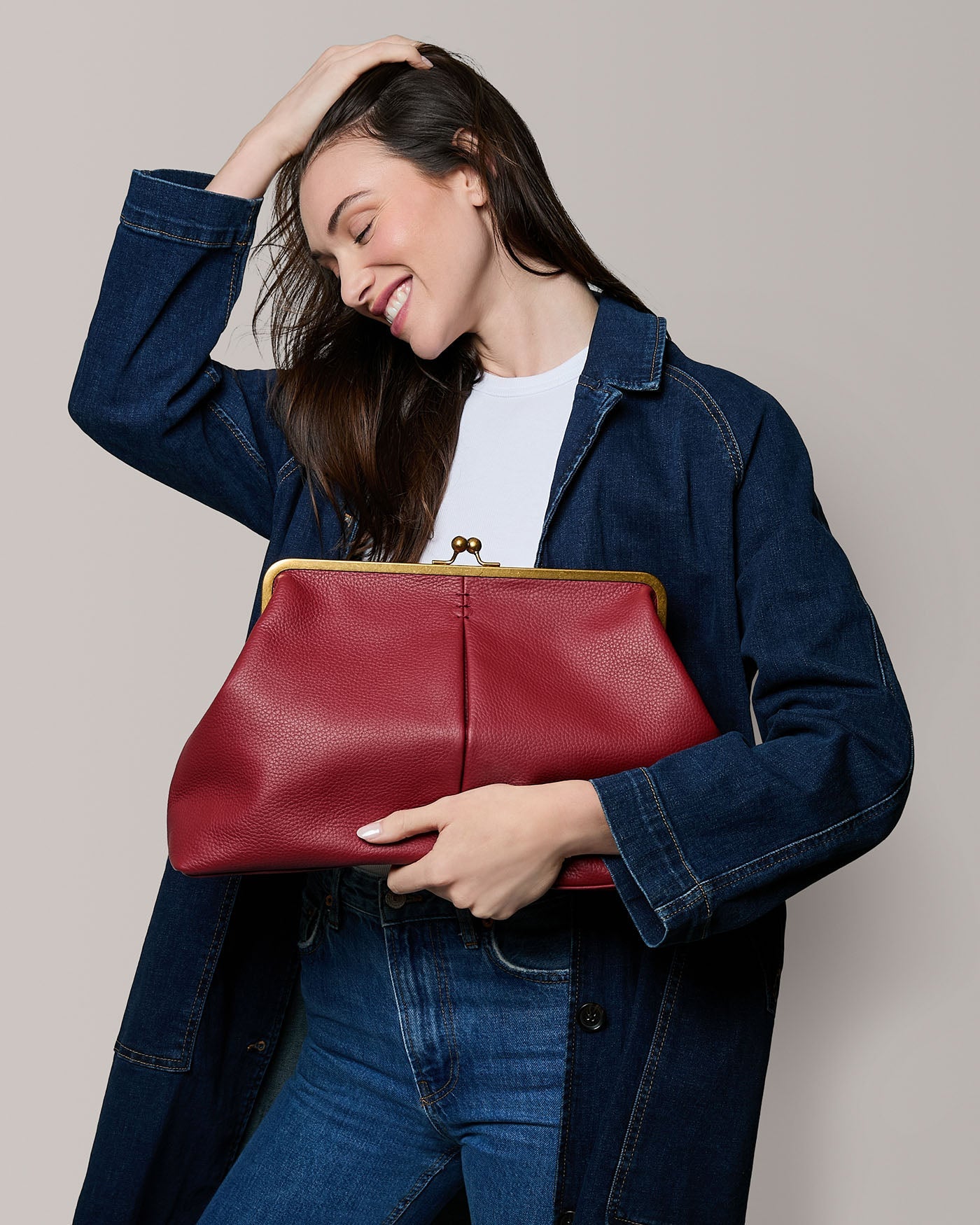 Grace Raffia Oversized Kiss Lock Clutch - Amanrath Red