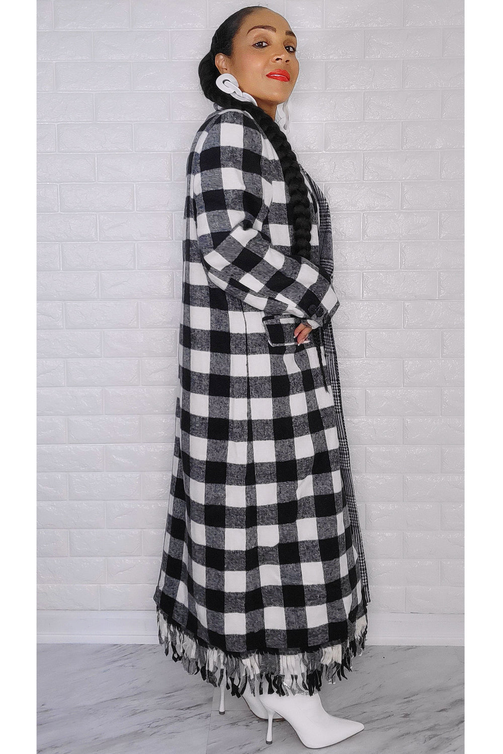 111922 Black and White Contrast Plaid Color Block Fringe Coat