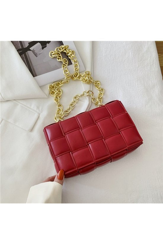 102622 Red Shoulder Bag with Gold Chain